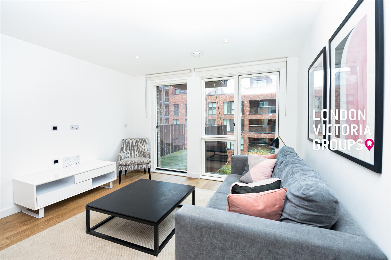 1 bed property in Pavilions Court, 4 Cooks Road, London